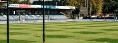 BUKO Stadion van SC Telstar met tribunes en groen voetbalveld in Velsen-Zuid