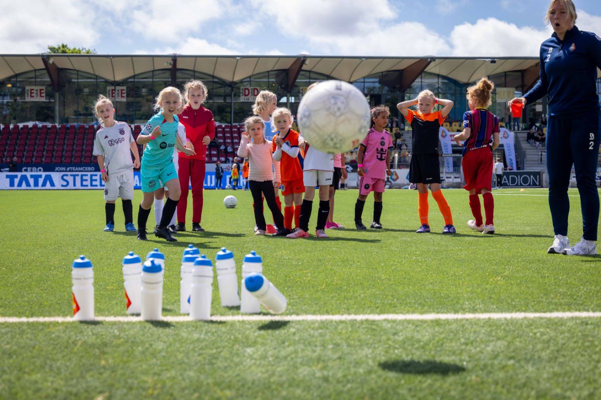 Girls’Day: sportieve middag vol voetbal en plezier voor meiden uit de regio