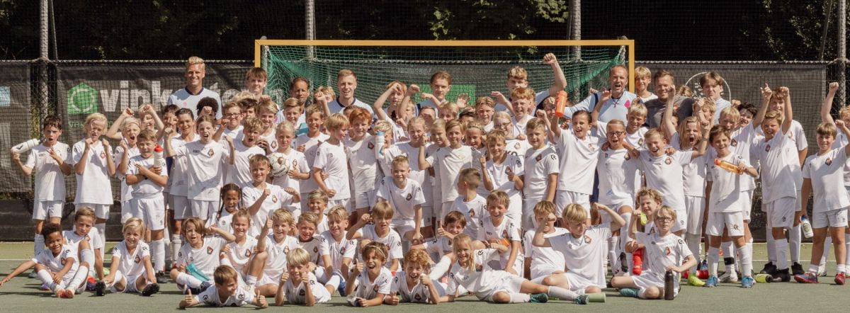 Schrijf je in voor De Witte Welpen Voetbalkampen