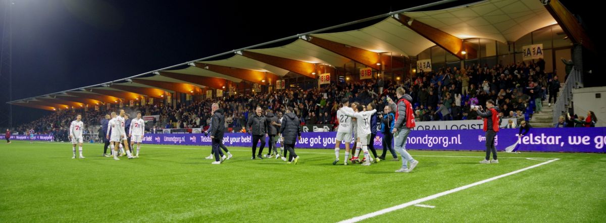 Oost- en Noordtribune Telstar - FC Emmen uitverkocht